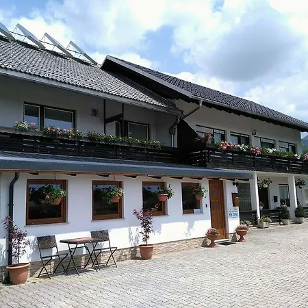 Zima 3* Zirovnica